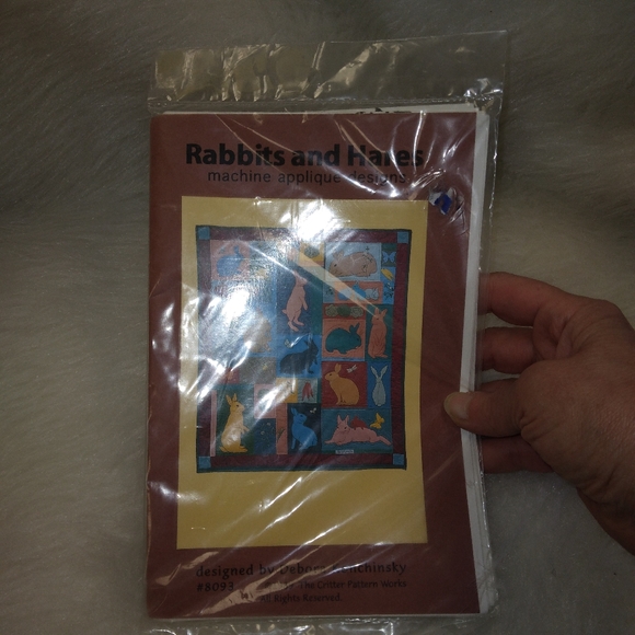 Quilt Pattern, Rabbits and Hares designs to machine applique, it's bunnies! - Picture 2 of 4